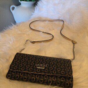 GUESS Bowie Debossed Logo Slim Clutch Wallet Flap with press stud closure Monogr